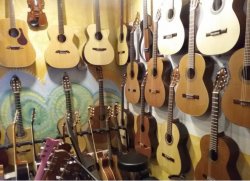 Klassiska gitarrer 995 - 99 000 kr